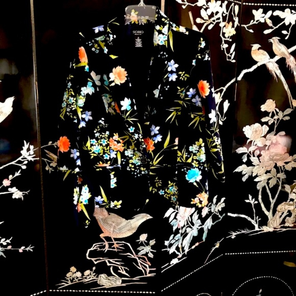 🐳bright flowers on jacket. Reduction sale 2026